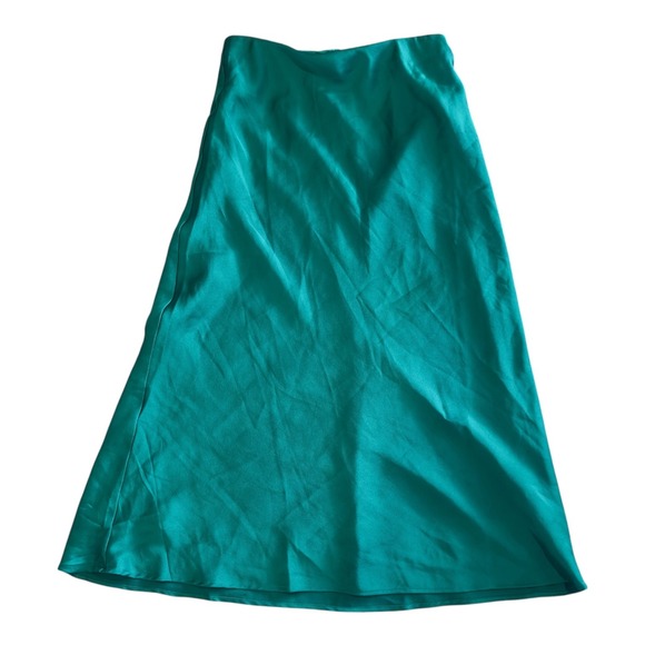 Banana Republic Dresses & Skirts - Banana Republic Womens Emerald Green Satin Midi Slip Skirt 606839 Size S NWT